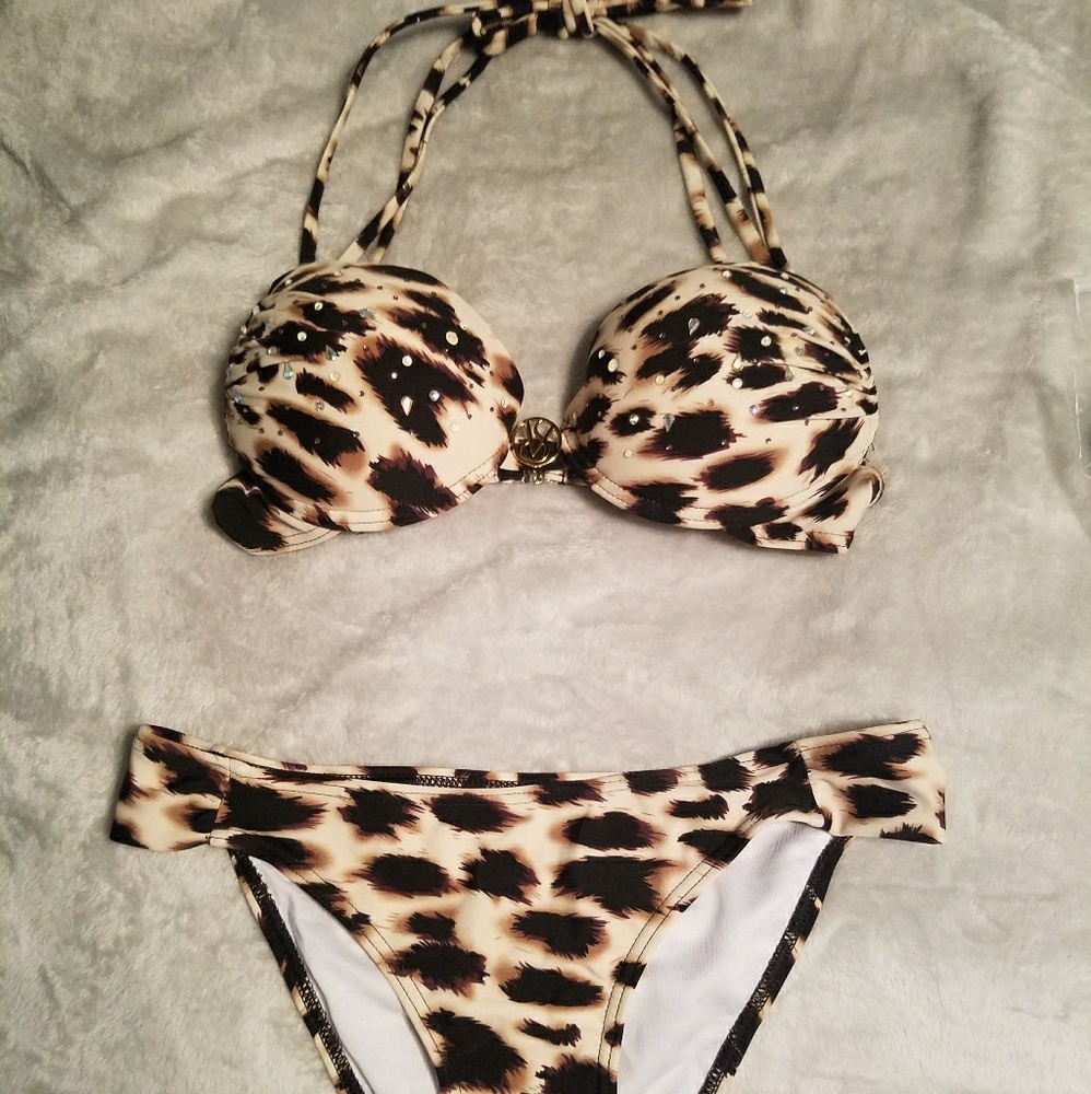 VS Medium Push-up Bikini NWOT